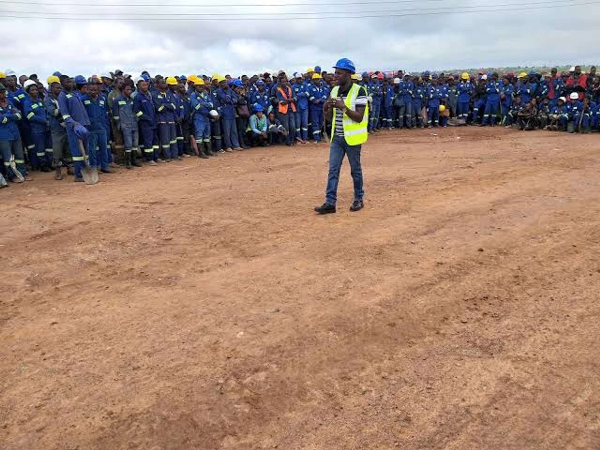 Exploitants artisanaux encadrés par COMIAKOL sur le site de Mutoshi, à Kolwezi