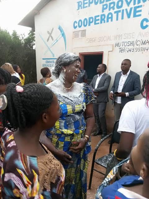 Moment communautaire au siège de COMIAKOL à Mutoshi